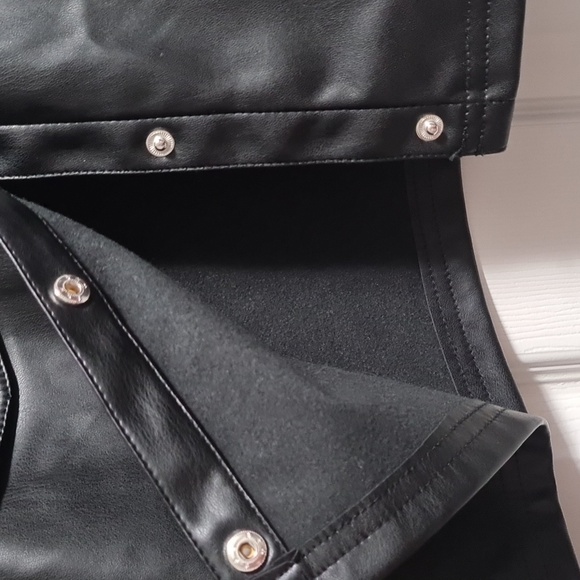 🔴⚫️Wet seal Faux Leather Cropped Jacket - Picture 6 of 8